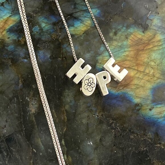 Sterling Silver 925 Dainty "HOPE" Nameplate Pendant Necklace 18.75" Box Chain - Picture 1 of 16